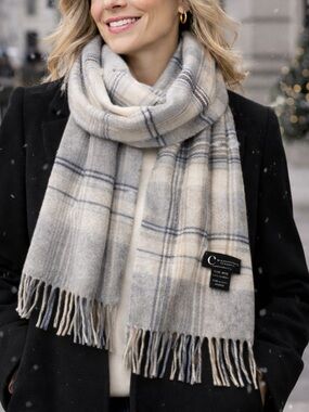 Bloomingdale’s 100% Cashmere Plaid Scarf Neutral Grey Blue Luxury Wrap